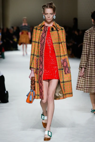 Look 4